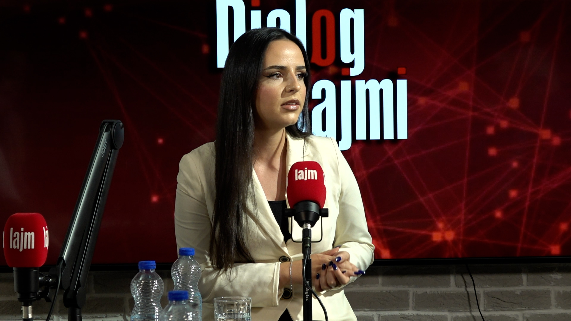 Studentët e UEJL së paralajmërojnë protesta  Provimin e jurisprudencës e duam në shqip 