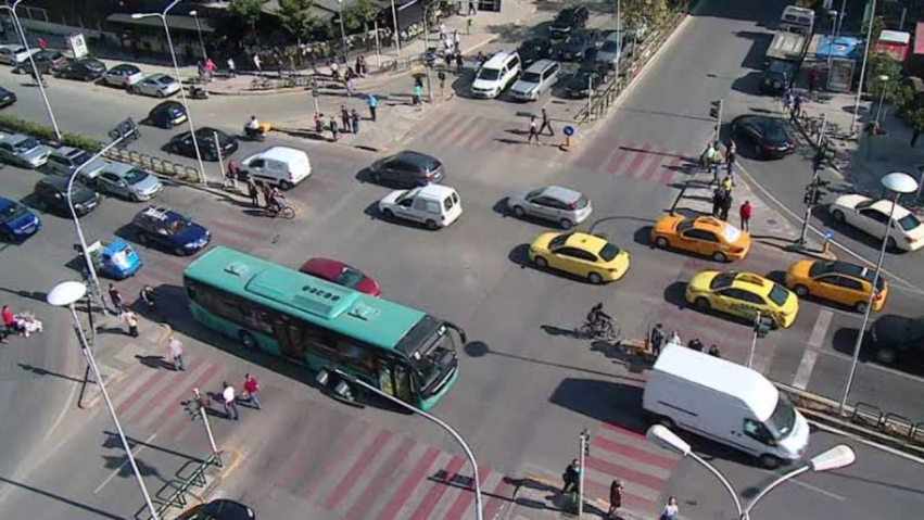 Trafiku në Tiranë   Gjysmat e kamerave jashtë funksionit edhe para nisjes së protestave   raporti i KLSH  Jo funksionalë edhe disa semaforë