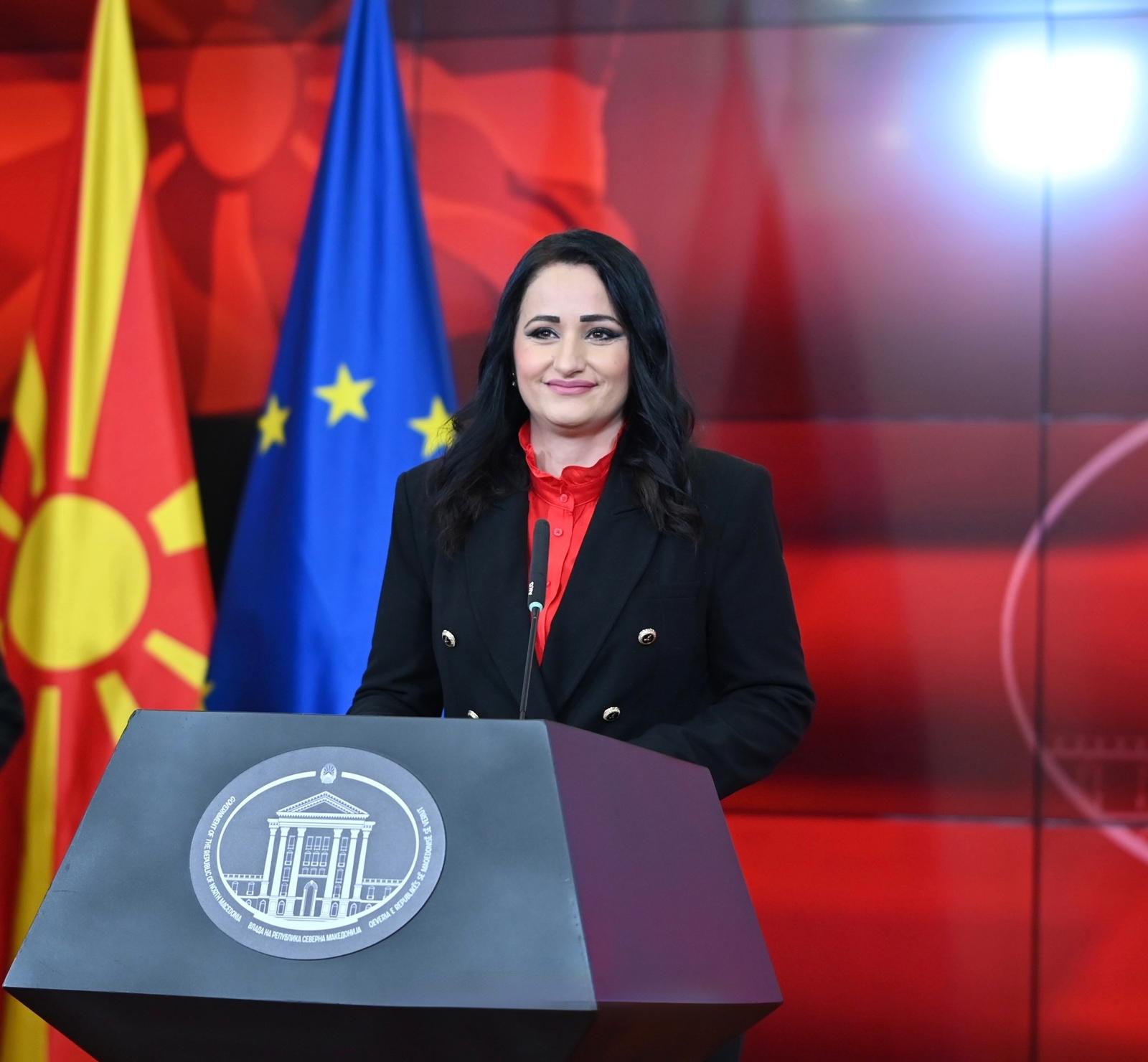 Venera Azizi  Gazetarët duhet të punojnë pa frikë  përgatitet plani kombëtar për vitet 2027 2029